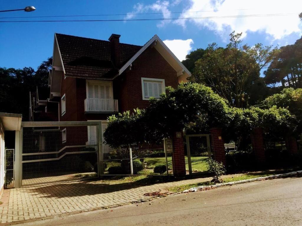 Apartamento Duplex De Gramado By Cia Da Temporada Luaran gambar